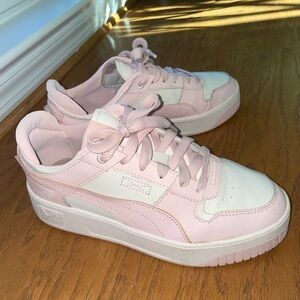 Puma pink and white sneakers, size 7.5, great condition